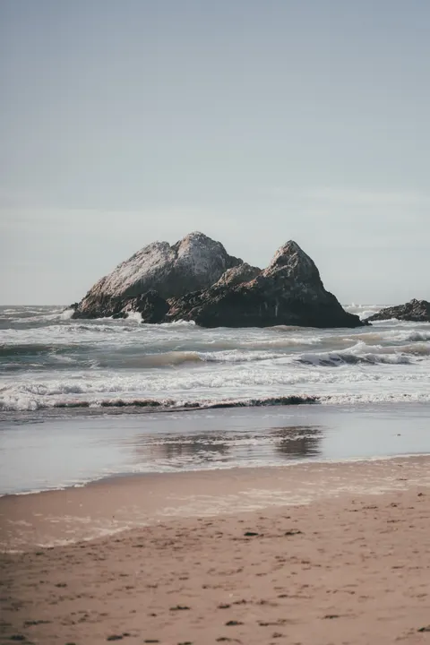 Shore Waves Phone Wallpaper · ocean_v · 1440×2160