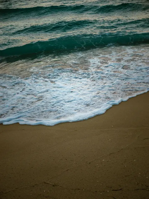 Shore Waves Phone Wallpaper · ocean_v · 1440×1918