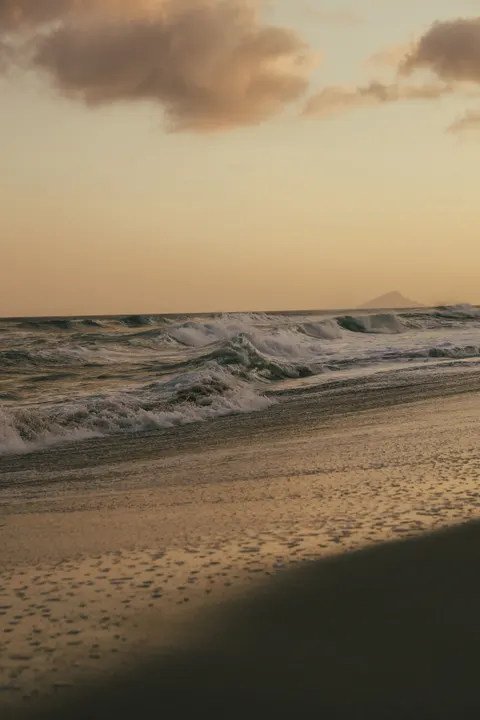Shore Waves Phone Wallpaper · ocean_v · 1440×2160