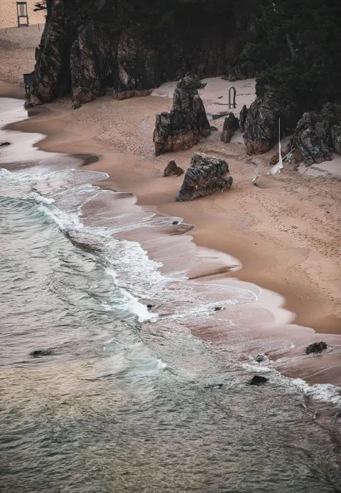किनारे की लहरें मोबाइल वॉलपेपर · ocean_v · 1440×2078