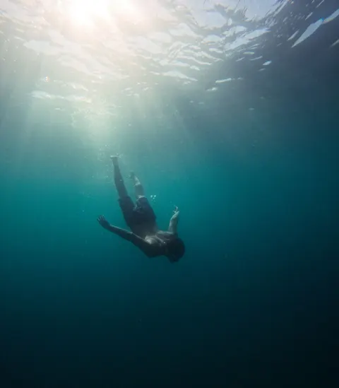 水中のブルー スマホ壁紙 · ocean_v · 1440×1646