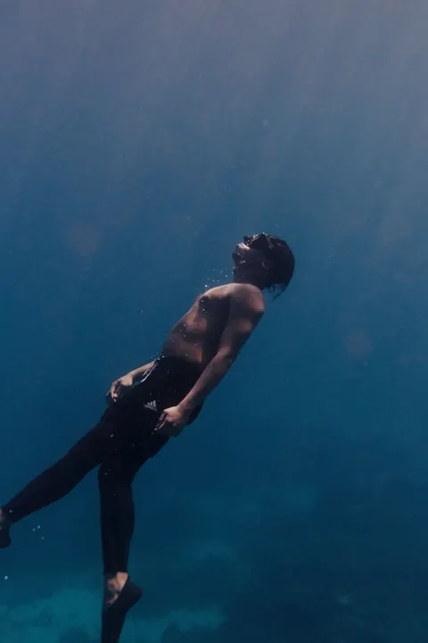 Underwater Blue Phone Wallpaper · ocean_v · 1440×2160