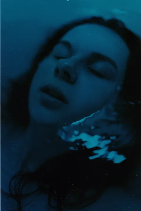 Fond d'écran mobile Bleu Sous-Marin · ocean_v · 1440×2157