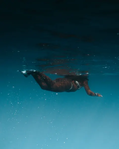 Underwater Blue Phone Wallpaper · ocean_v · 1440×1800