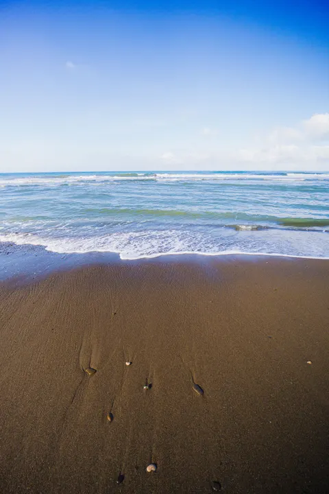 Shore Waves Phone Wallpaper · ocean_v · 1440×2160