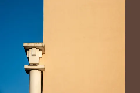 Fondo de pantalla Arquitectura minimalista 4K · architecture · 3840×2563