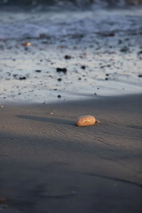 Wellen am Ufer Handy-Hintergrundbild · ocean_v · 1440×2160