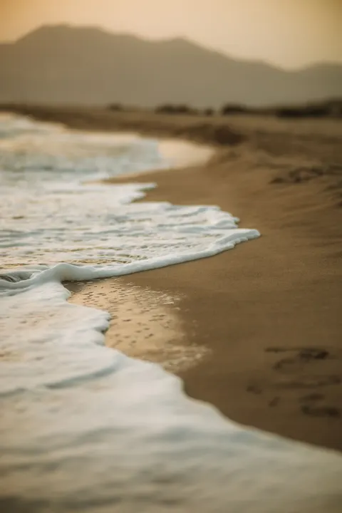 Fale na brzegu Tapeta na Telefon · ocean_v · 1440×2160