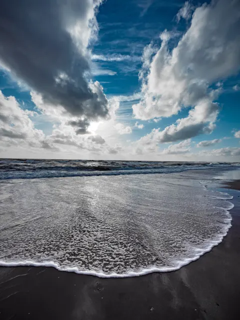 Fale na brzegu Tapeta na Telefon · ocean_v · 1440×1920