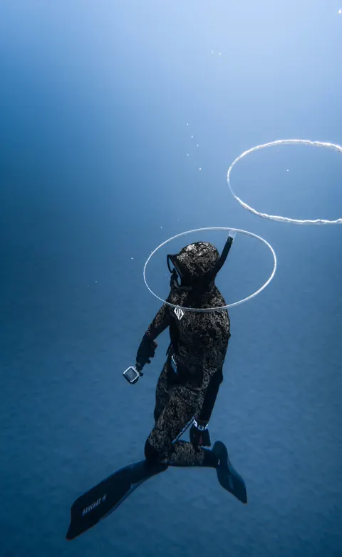 Onderwaterblauw Telefoon Achtergrond · ocean_v · 1440×2344