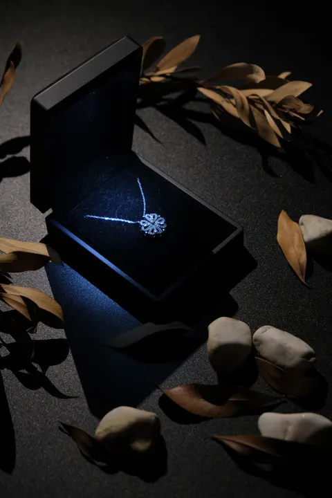 钻石光芒 手机壁纸 · luxury · 1440×2160