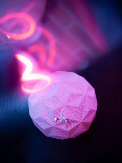 Diamond Shine Phone Wallpaper · luxury · 1440×1924