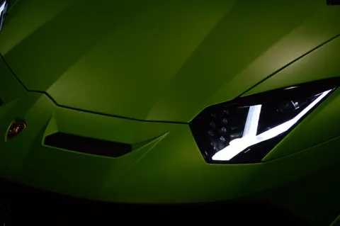 Sportwagen 4K Hintergrundbild · cars · 3840×2553