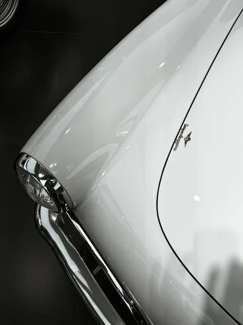 Luxusauto Handy-Hintergrundbild · luxury · 1440×1920