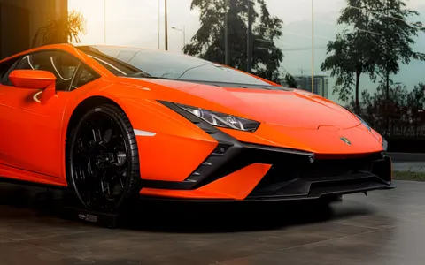 خلفية سيارة خارقة بدقة 4K · cars · 3840×2400