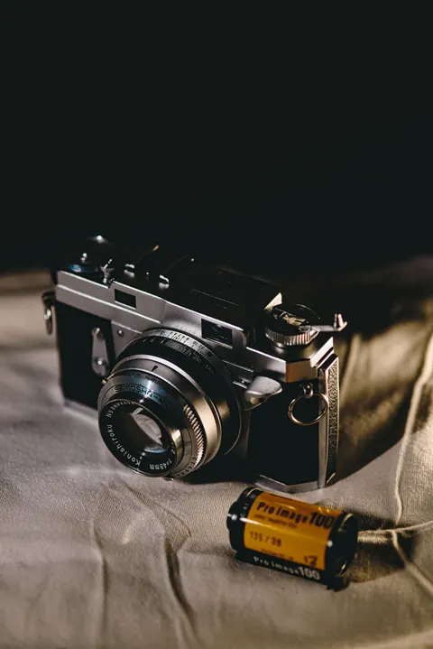 Retro Film Telefon Duvar Kağıdı · retro · 1440×2157