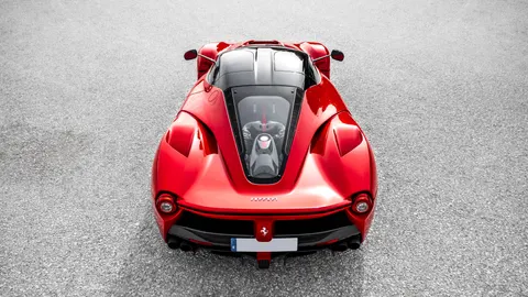 والپیپر ابرخودرو با کیفیت 4K · cars · 3840×2160