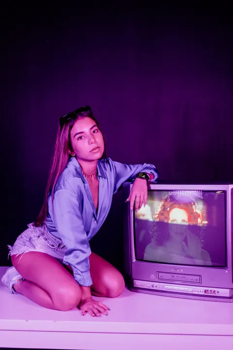 سینت‌ویو والپیپر موبایل · retro · 1440×2161