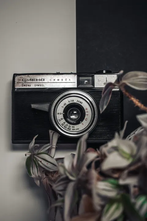 Vintage-Kamera Handy-Hintergrundbild · retro · 1440×2160