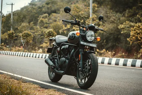 والپیپر موتورسیکلت با کیفیت 4K · cars · 3840×2560