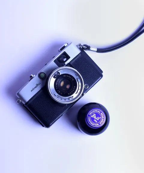 Vintage Camera Phone Wallpaper · retro · 1440×1721