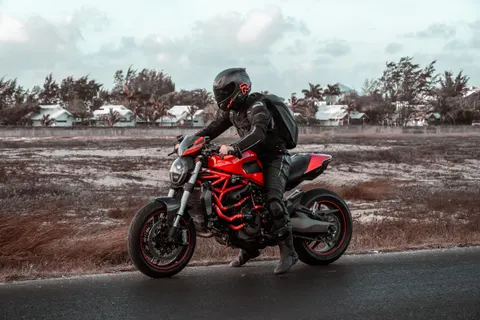 Sfondo Motocicletta 4K · cars · 3840×2560