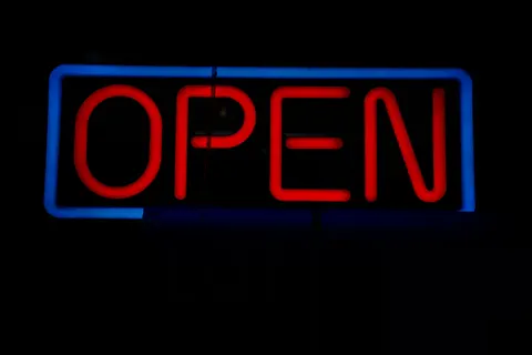 Neonreclame 4K-achtergrond · neon · 3840×2560