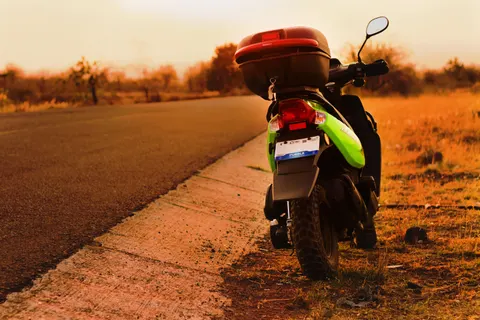 Motorfiets 4K-achtergrond · cars · 3840×2561