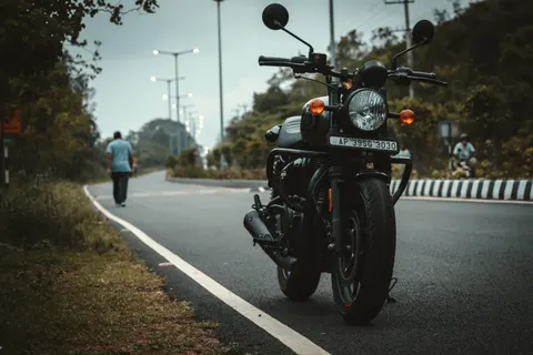 والپیپر موتورسیکلت با کیفیت 4K · cars · 3840×2560