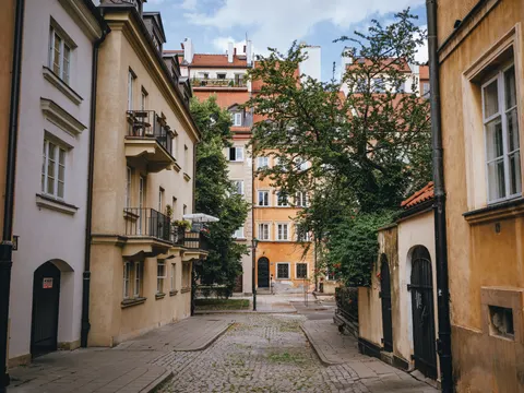Fondo de pantalla Calle del casco antiguo 4K · architecture · 3840×2878