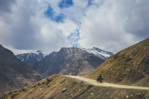 والپیپر موتورسیکلت با کیفیت 4K · cars · 3840×2560