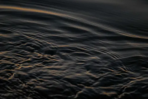 모래 물결 4K 배경화면 · minimal · 3840×2560