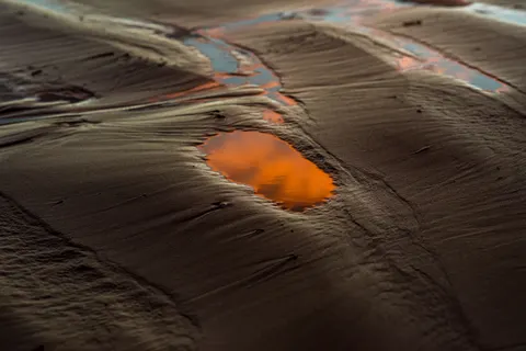 Fond d'écran Ondulations de sable 4K · minimal · 3840×2563