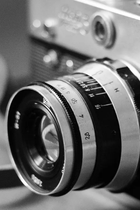 Vintage Camera Phone Wallpaper · retro · 1440×2159