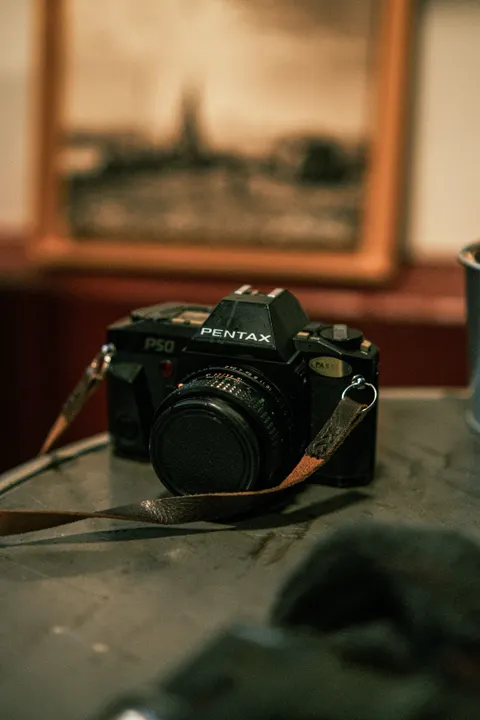 Vintage Camera Phone Wallpaper · retro · 1440×2160