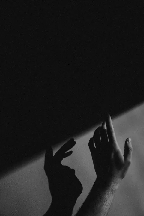 Hitam Minimalis Wallpaper HP · amoled · 1440×2160