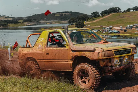 Fond d'écran Tout-terrain 4K · cars · 3840×2561