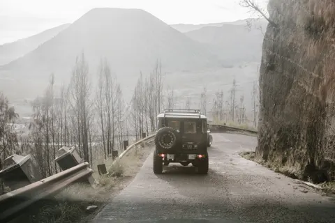 Off-Road 4K Wallpaper · cars · 3840×2561