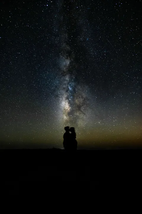 Nocna sylwetka Tapeta na Telefon · amoled · 1440×2160
