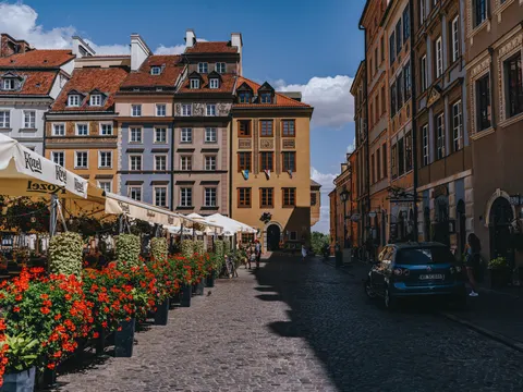 Papel de parede Rua da cidade velha 4K · architecture · 3840×2878