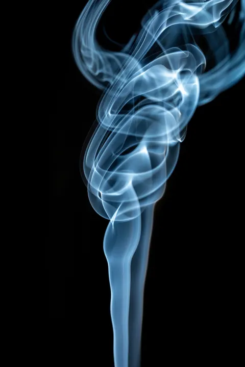 Schwarzer Rauch Handy-Hintergrundbild · amoled · 1440×2160