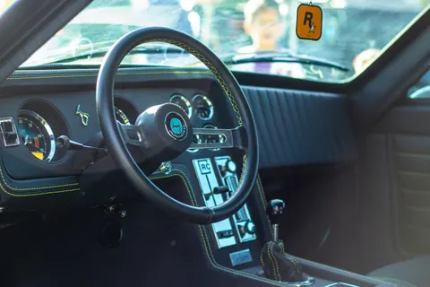 Fondo de pantalla Interior del coche 4K · cars · 3840×2560