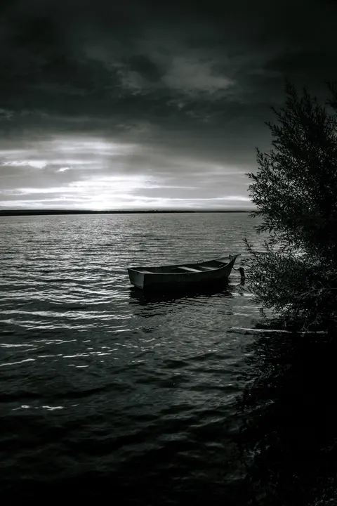 Dark Water Phone Wallpaper · amoled · 1440×2160