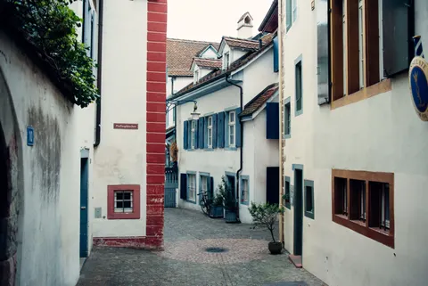 Old Town Street 4K Wallpaper · architecture · 3840×2563