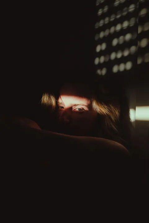 Shadow Play Phone Wallpaper · amoled · 1440×2159