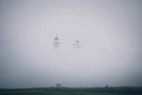 Foggy Minimal 4K Wallpaper · minimal · 3840×2560