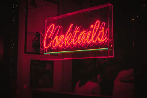 Neonreclame 4K-achtergrond · neon · 3840×2560