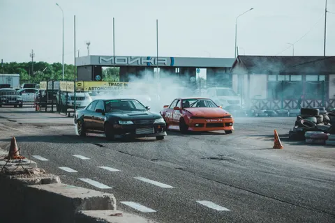 賽車 4K桌布 · cars · 3840×2560