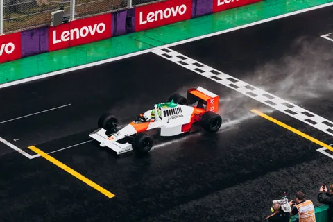 賽車 4K桌布 · cars · 3840×2561