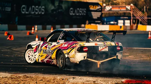 賽車 4K桌布 · cars · 3840×2160